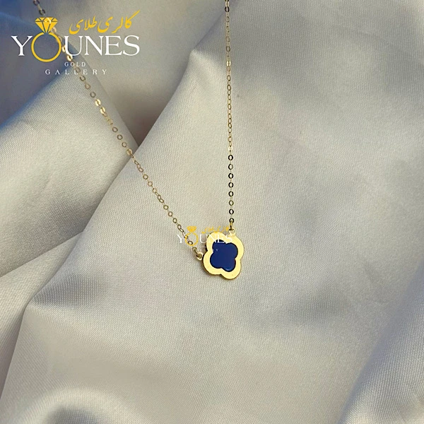 تصویر دوم گردنبند میناکاری ونکلیف آبی کاربنی طلا